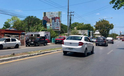 Calle Avenida Quetzalcoatl, Colonia Miraflores, Mérida, Yucatán, México