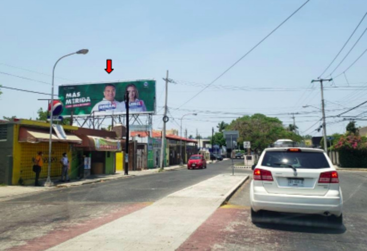 Espectacular en Calle Avenida Alfredo Barrera Vazquez, Colonia San Damián, Mérida, Yucatán, México