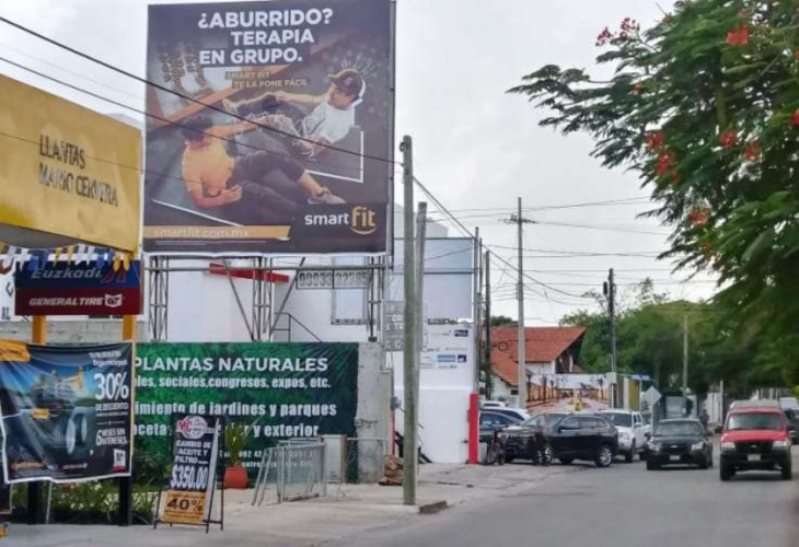 Espectacular en Calle Avenida Cámara de Comercio, Colonia Benito Juárez Norte, Mérida, Yucatán, México