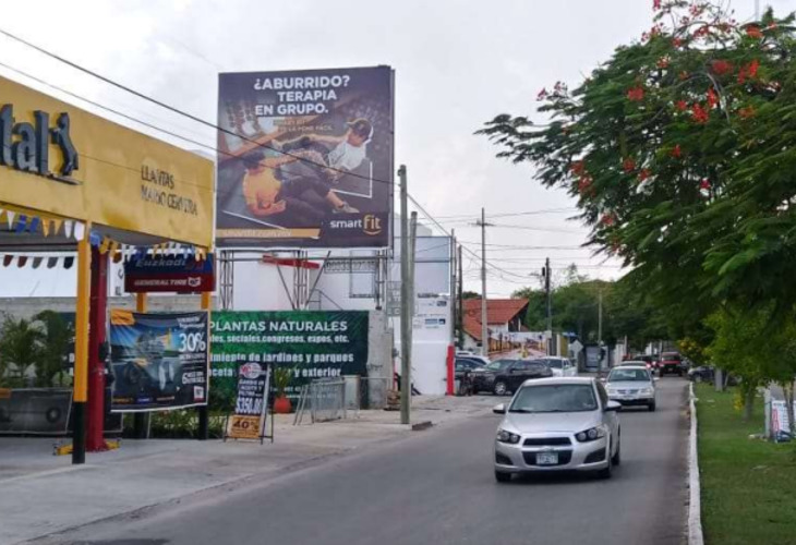 Espectacular en Calle Avenida Cámara de Comercio, Colonia Benito Juárez Norte, Mérida, Yucatán, México