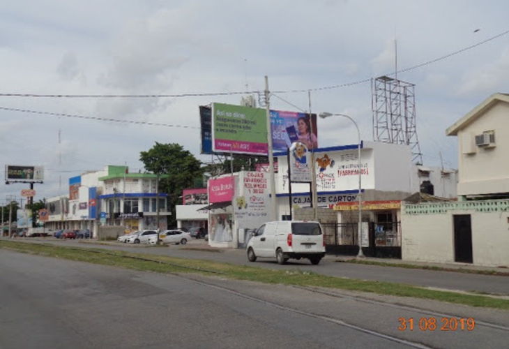 Espectacular en Calle Circuito Colonias, Colonia García Ginerés, Mérida, Yucatán, México